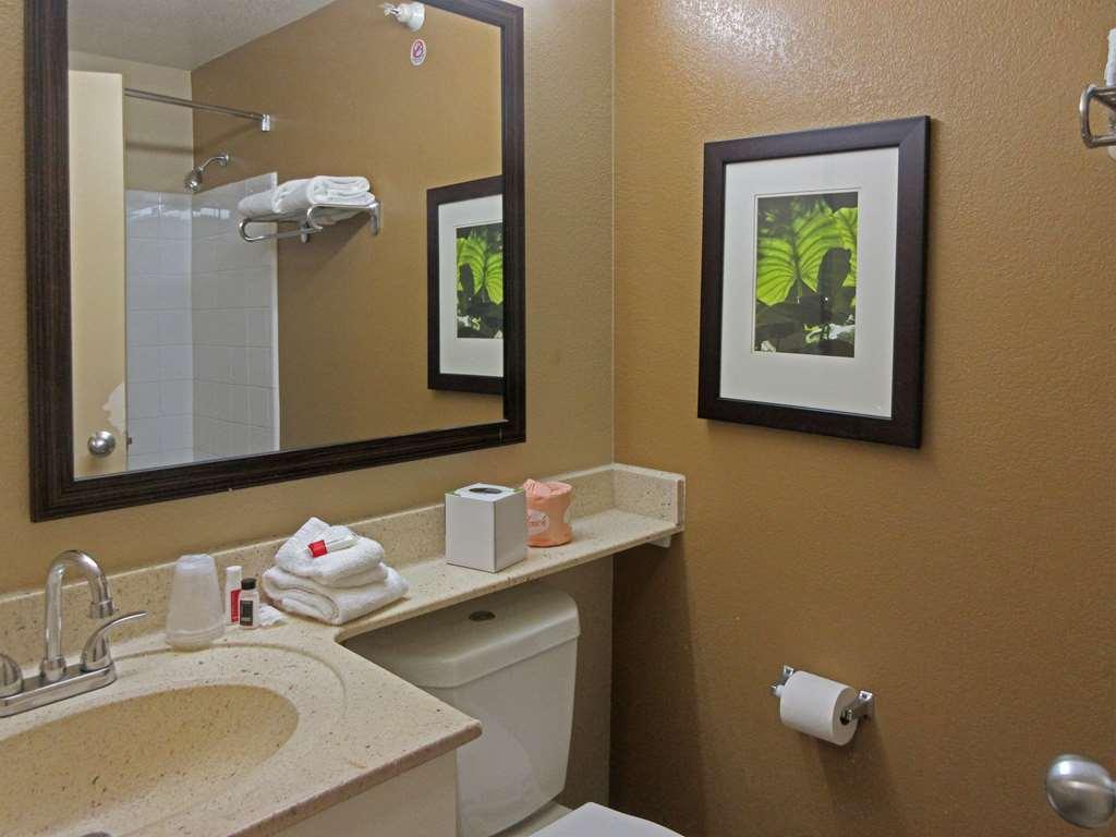 Suburban Studios Raleigh - Crabtree Valley Номер фото
