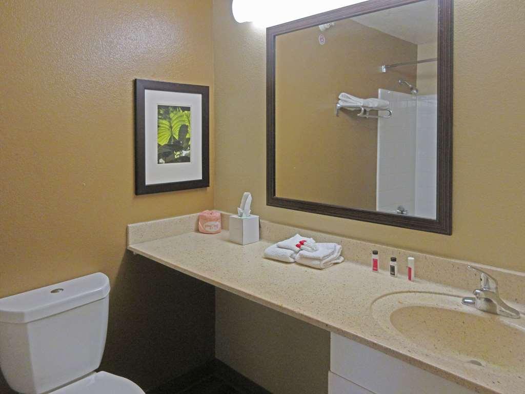 Suburban Studios Raleigh - Crabtree Valley Номер фото
