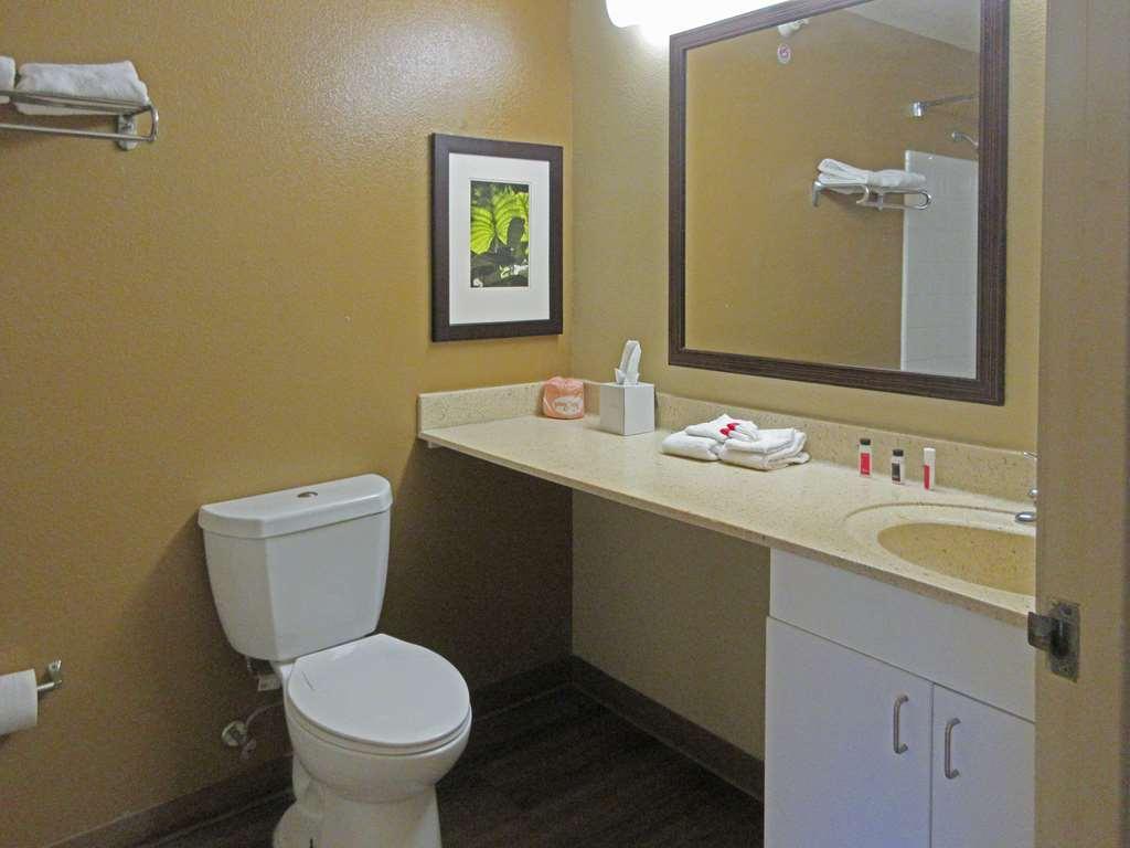 Suburban Studios Raleigh - Crabtree Valley Номер фото