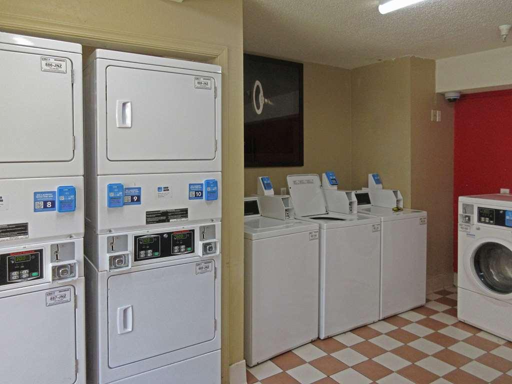 Suburban Studios Raleigh - Crabtree Valley Удобства фото
